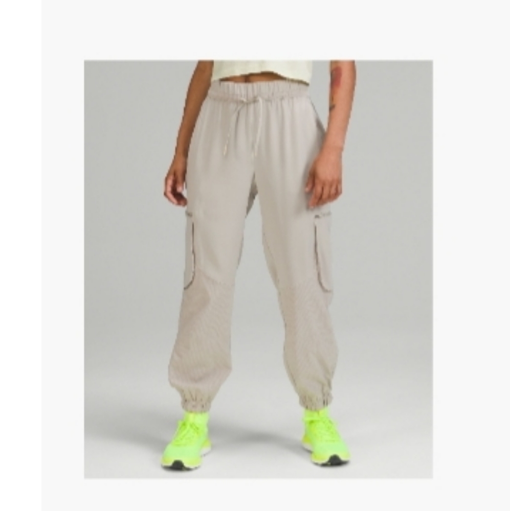 Lululemon Mid-rise Cargo Pant Size 0